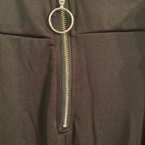 Zip Front Capris from SHEIN - Picture 2 of 2